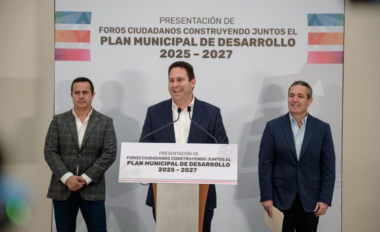 Presenta Javier Díaz foros para Plan Municipal de Desarrollo