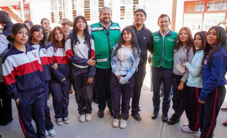 Entregan Tomás Gutiérrez y Gabriel Elizondo obras educativas