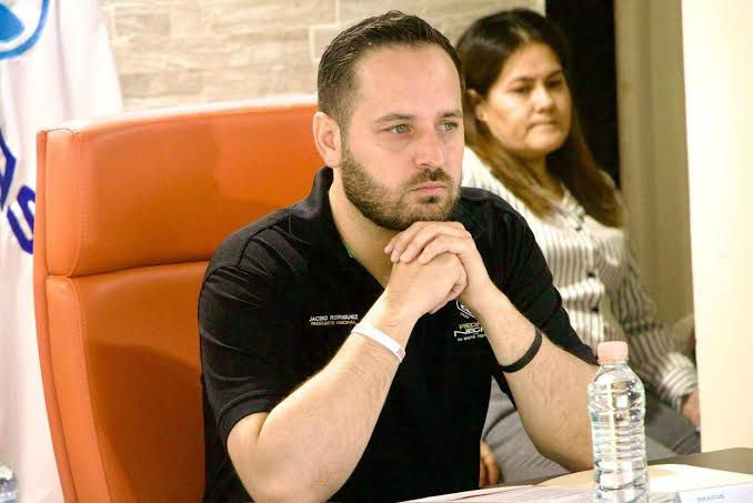 Dobla sindicato a Jacobo