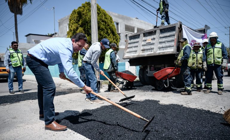 Brigadas de bacheo llegan a todos los sectores de Saltillo