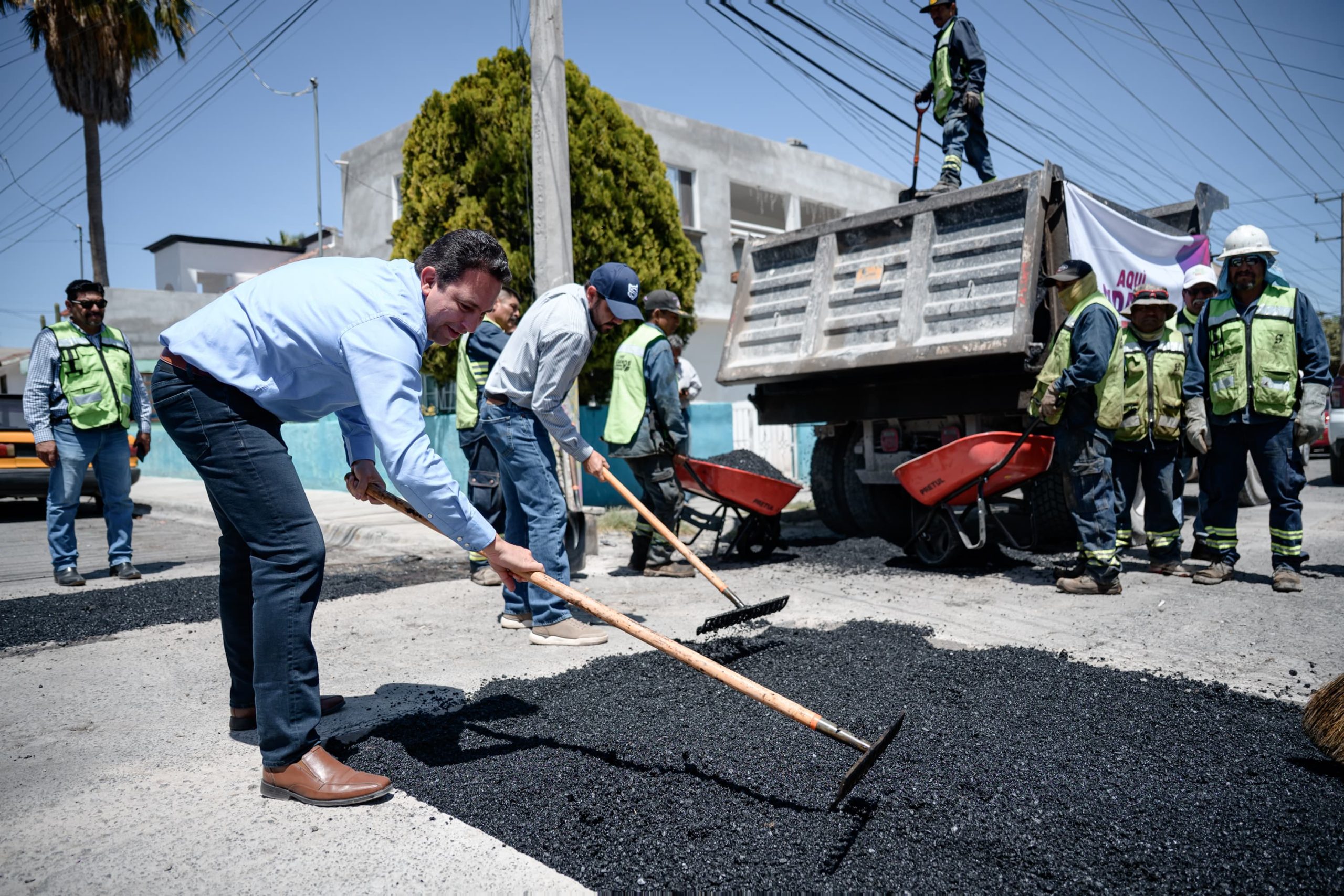 Brigadas de bacheo llegan a todos los sectores de Saltillo