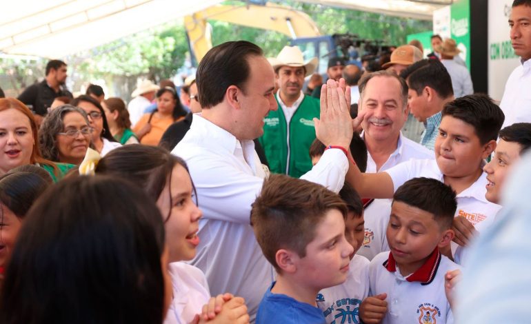 Seguimos cumpliendo compromisos con nuestra gente: Manolo