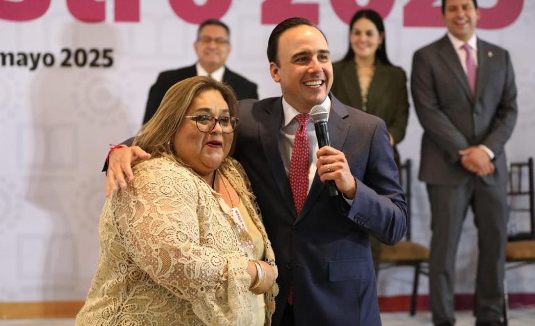 Coahuila es grande porque tiene a los mejores maestros de México: Manolo