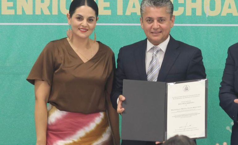 Presenta Congreso edición especial de la Constitución de Coahuila de 1852