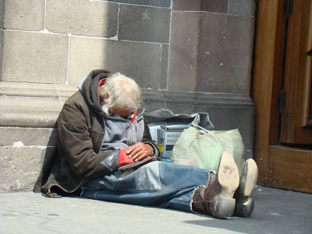 Aumenta abandono de adultos mayores
