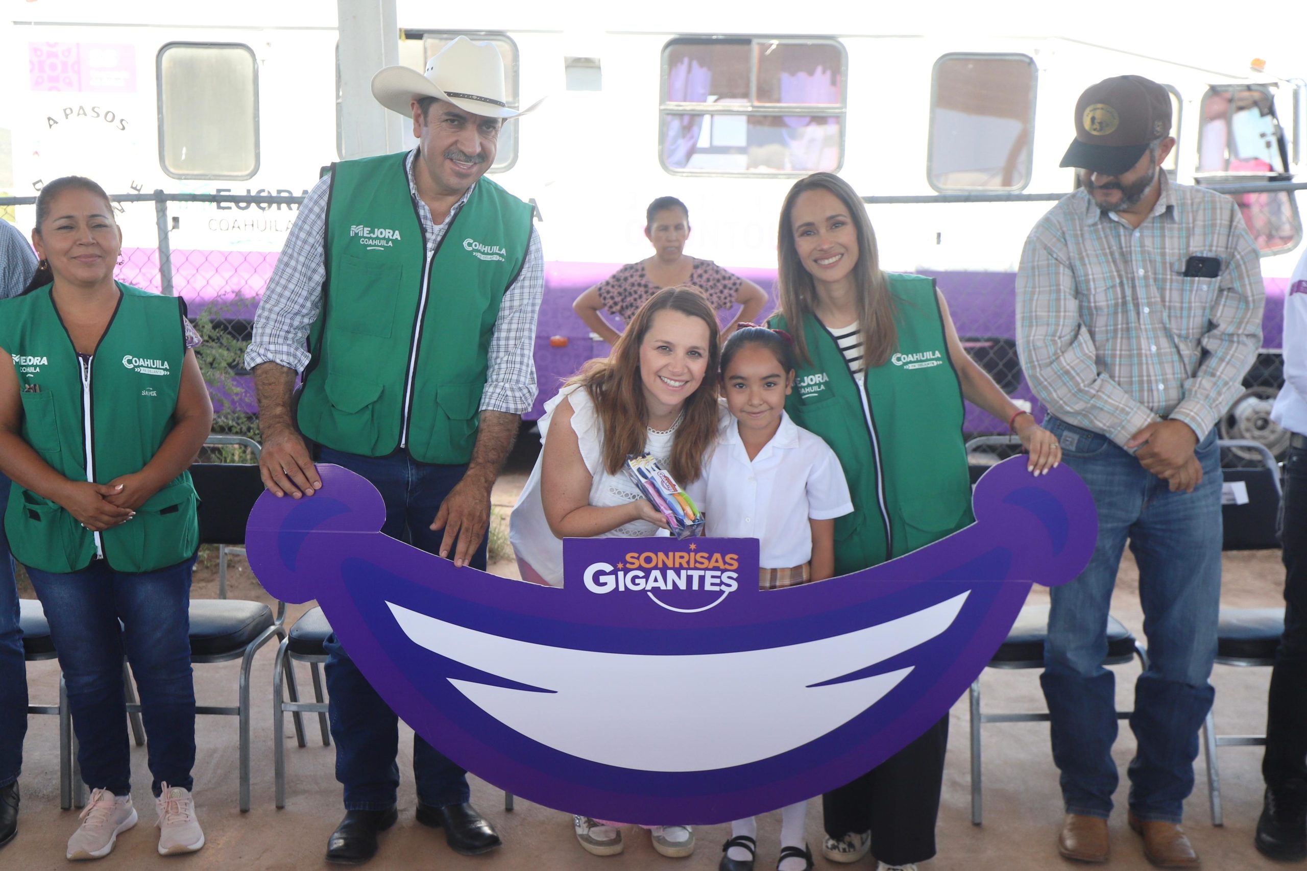 Llevan “Sonrisas Gigantes” a comunidades de General Cepeda