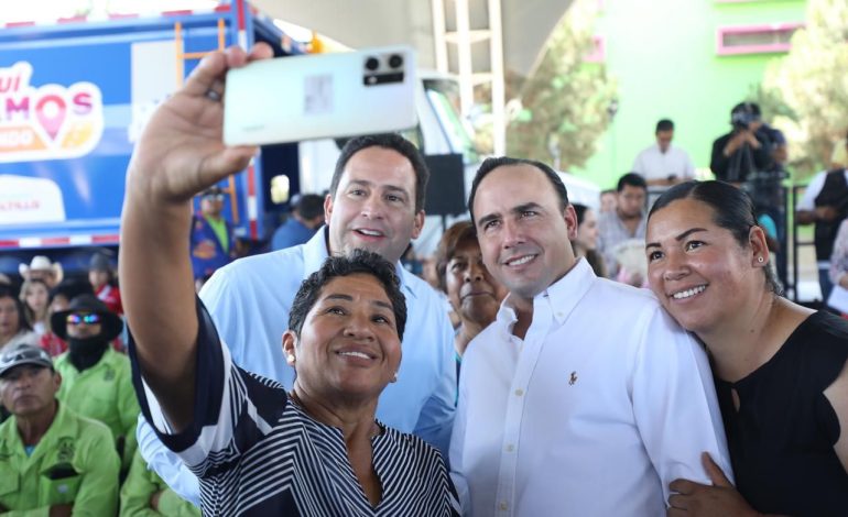 Somos aliados de todos los municipios: Manolo; entrega junto a Javier camiones recolectores de basura