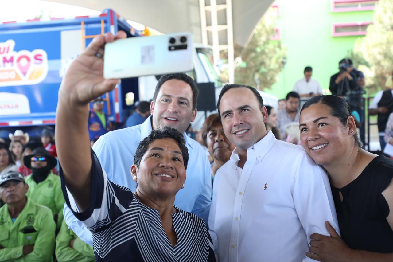 Somos aliados de todos los municipios: Manolo; entrega junto a Javier camiones recolectores de basura