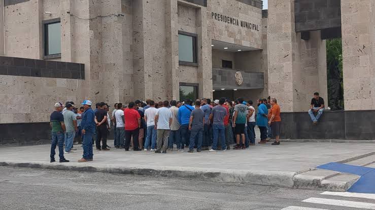 Persiste conflicto de trabajadores municipales de PN