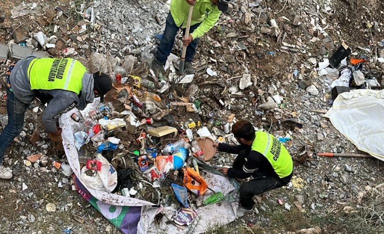 Basura inunda arroyos de Saltillo