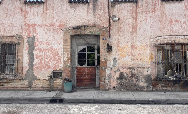 Riesgosas, casas viejas en el centro: PC