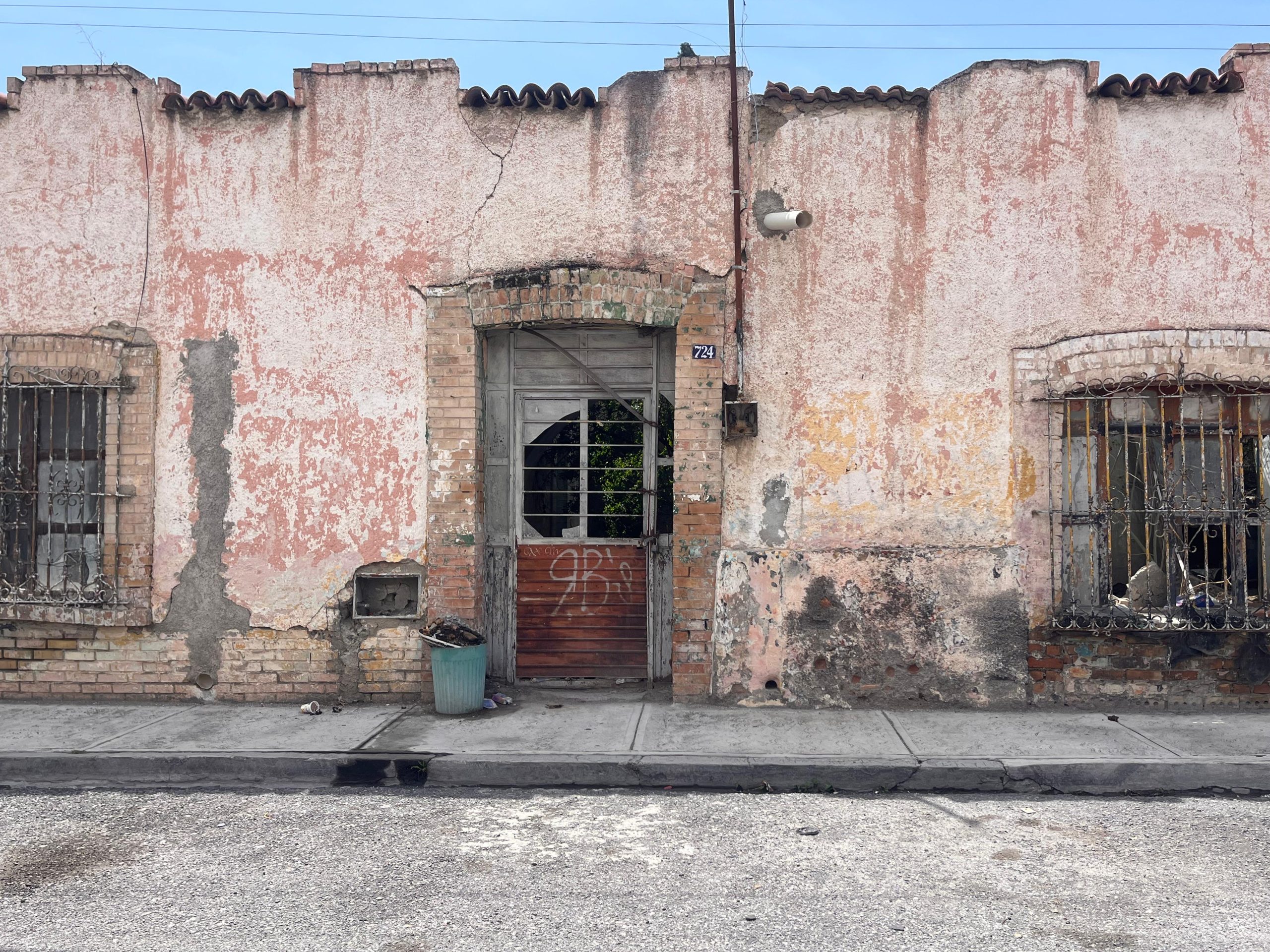 Riesgosas, casas viejas en el centro: PC