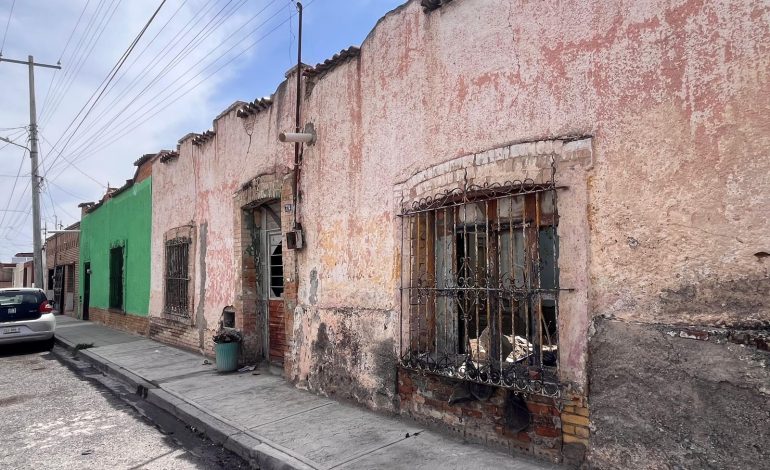 Peligran casas viejas por lluvias