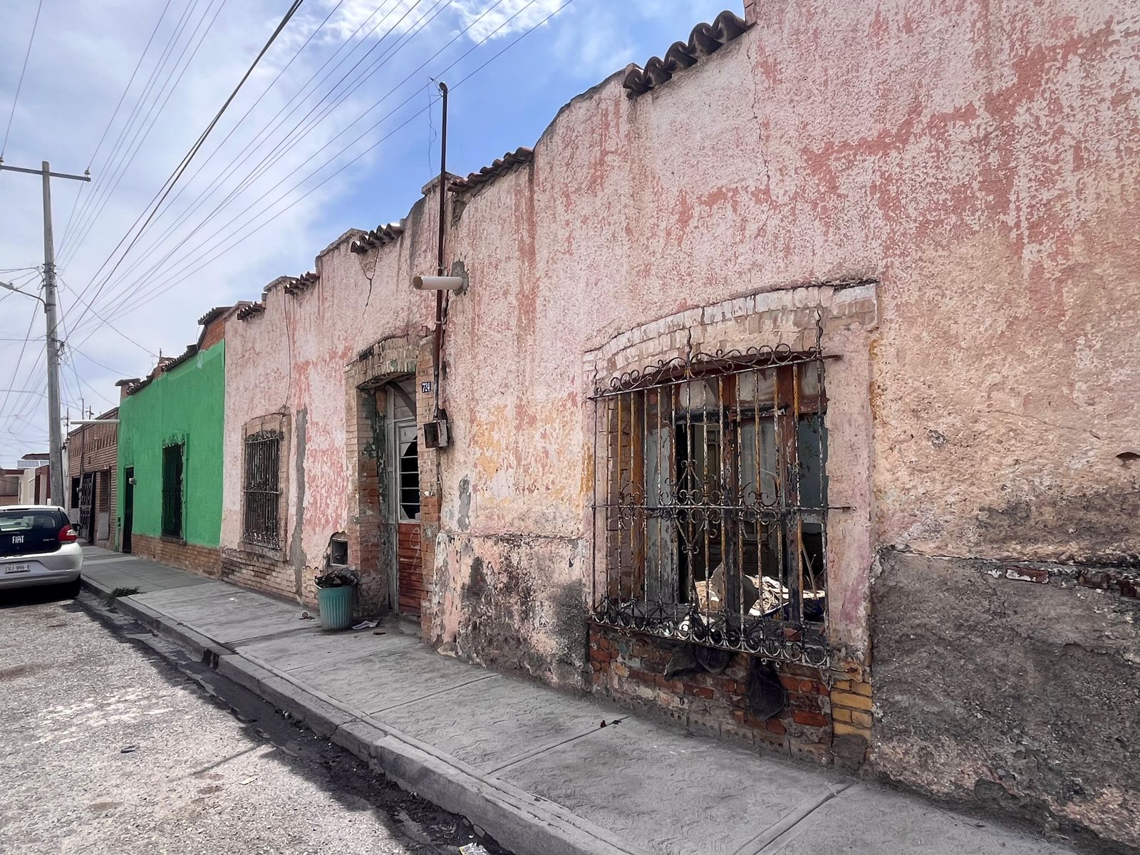 Peligran casas viejas por lluvias