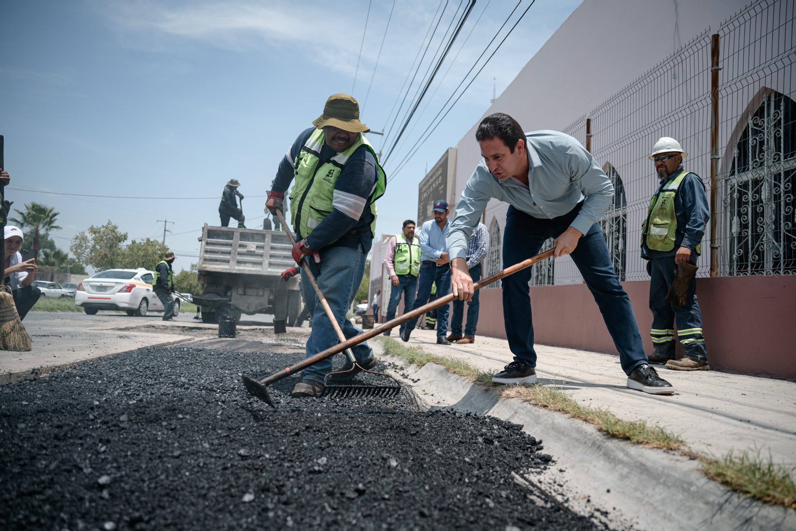 Refuerza Javier Díaz labores de bacheo en todo Saltillo
