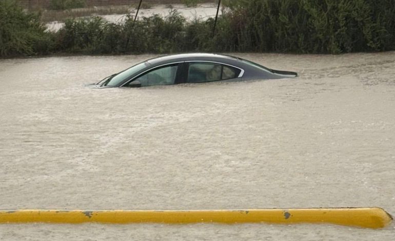 Dejan fuertes lluvias caos en Saltillo
