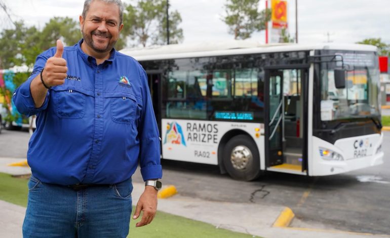 Presenta Tomás Gutiérrez unidades de transporte gratuito 