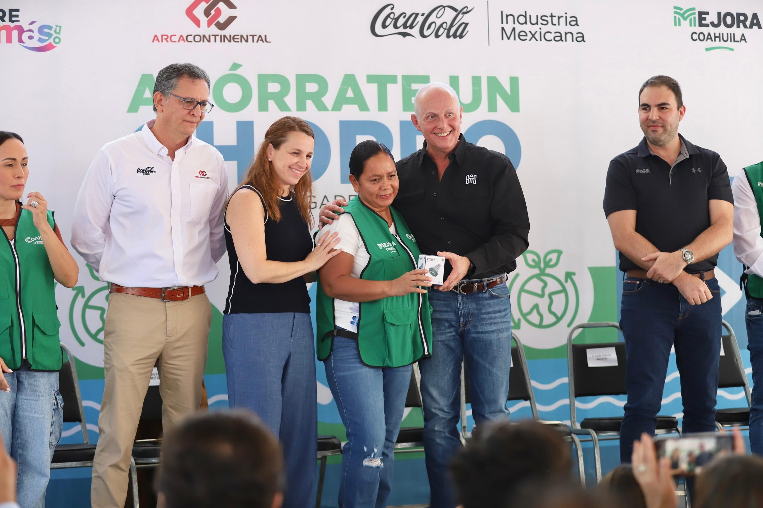 Llevan 10 mil regaderas ecológicas a Torreón