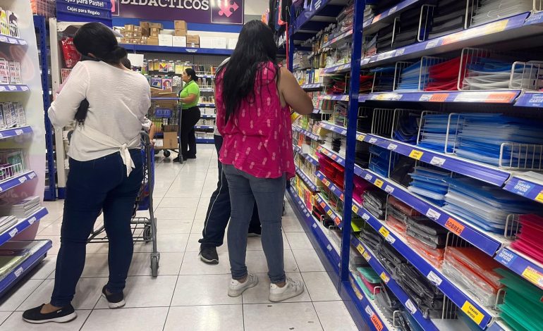 Saturan papelerías por regreso a clases