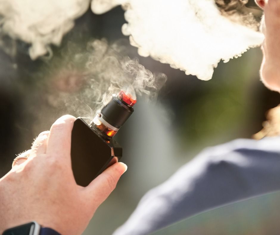 Crece consumo de vapeadores entre menores, inician desde los 10 años
