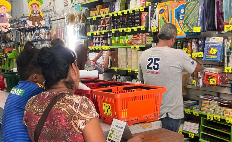 Compras de pánico por regreso a clases en Saltillo