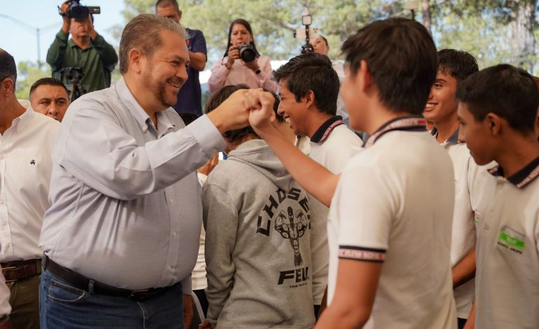 Manolo y Tomás impulsan transporte sin costo y sustentable en Ramos