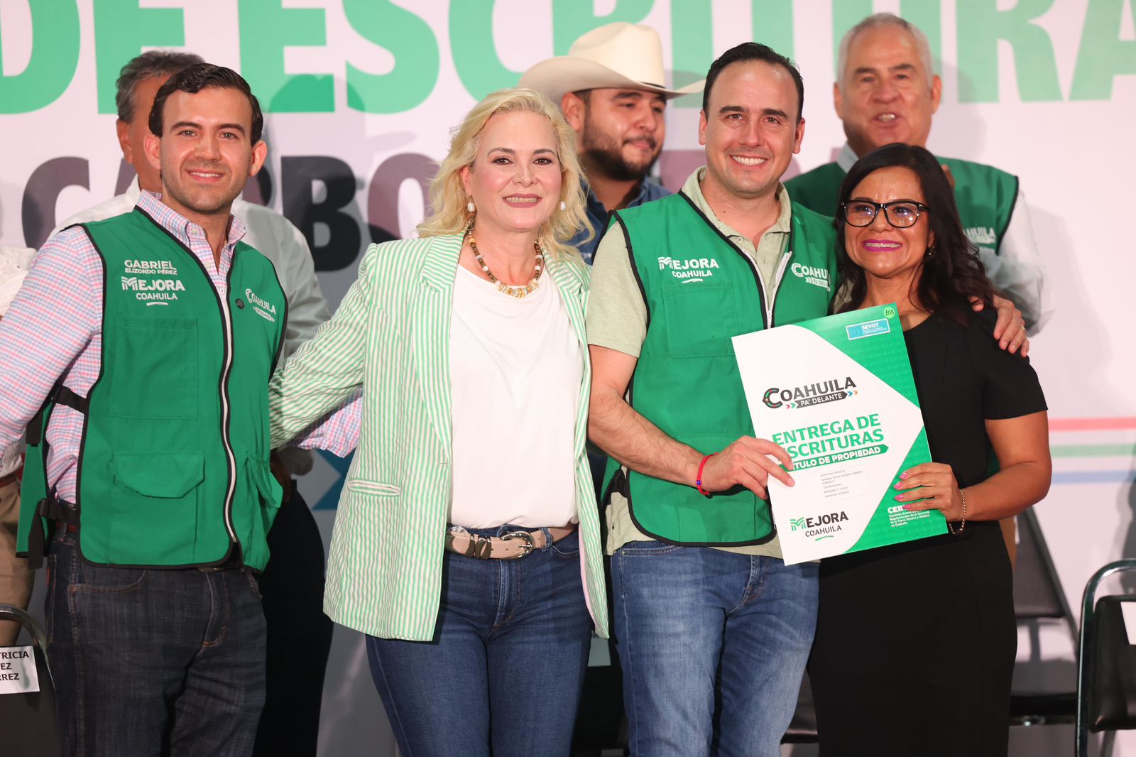 Arrancamos gran programa de escrituración en Coahuila: Manolo