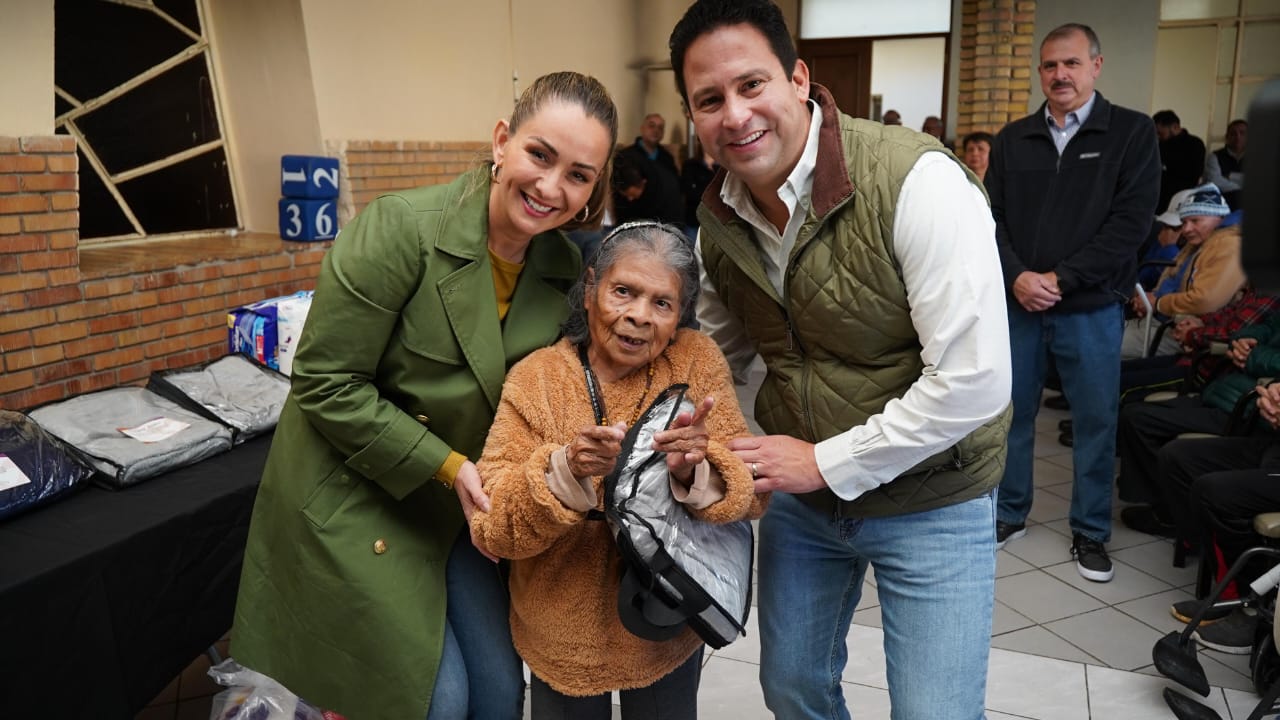 Sigue DIF Saltillo entregando “Apoyos de Corazón” a adultos mayores