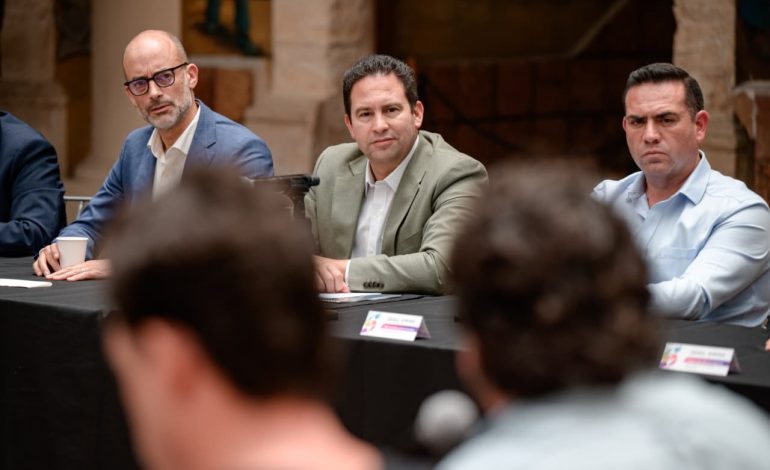 Comparten con empresarios y comerciantes avances del proyecto de revitalización del Distrito Centro