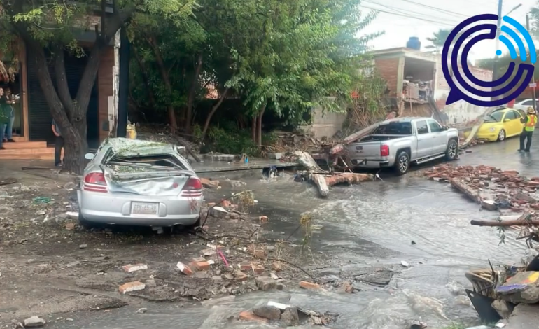 Tormenta en Saltillo deja calles inundadas y autos varados