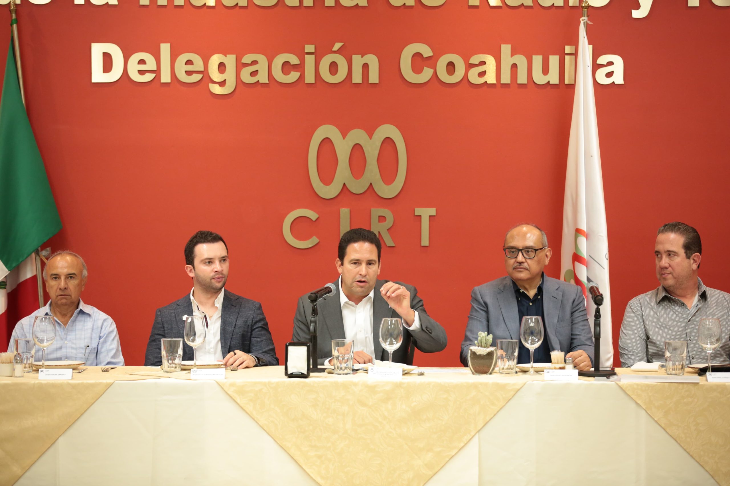 Celebra CIRT Coahuila sesión; explica Javier Díaz retos de Saltillo