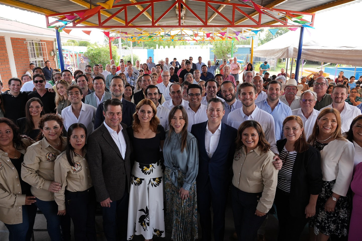 Inaugura Colosio fundación Diana Laura Riojas