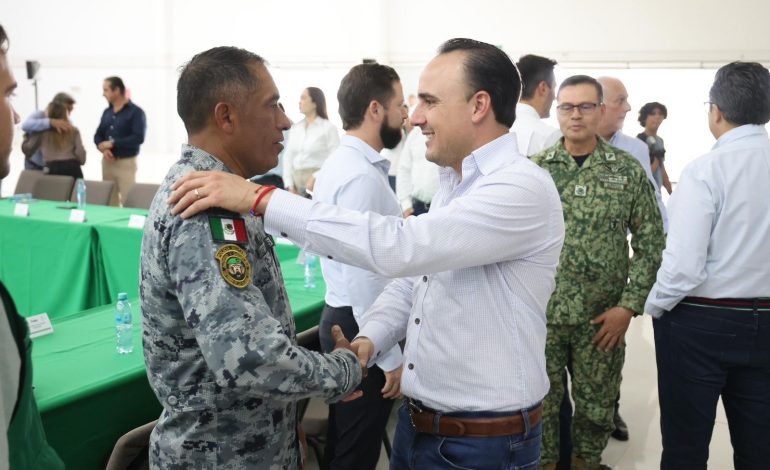 Más seguridad y obras sociales para Coahuila: Manolo