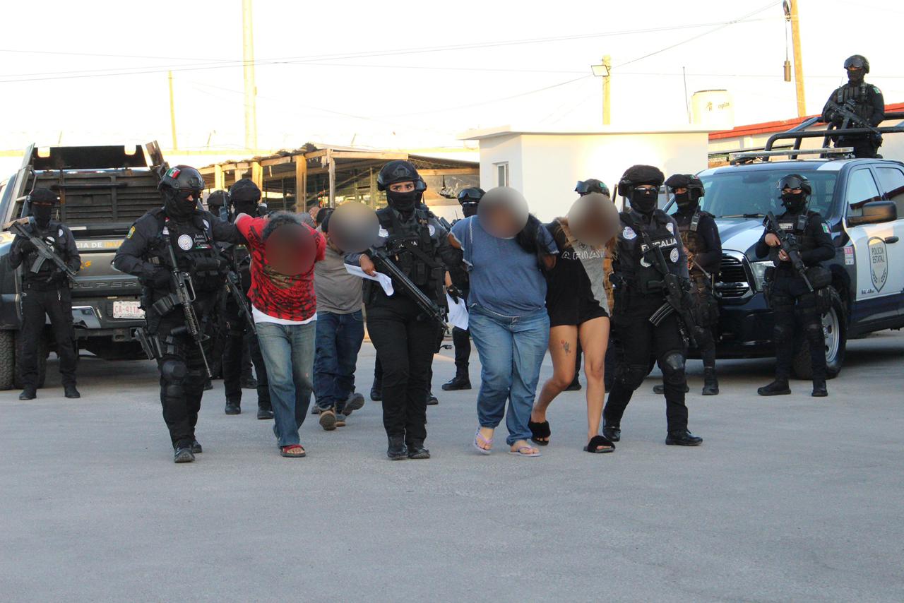 Caen agresores de policías y militares