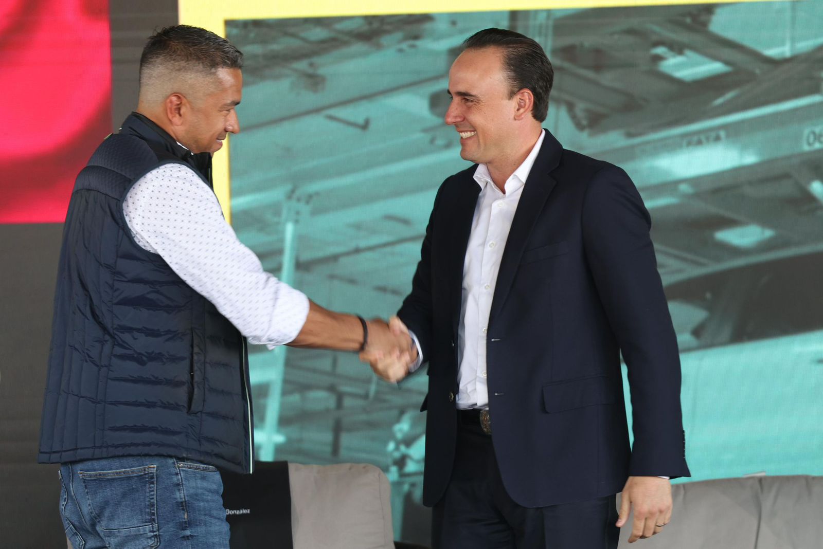 En Coahuila fabricamos las mejores camionetas del mundo: Manolo