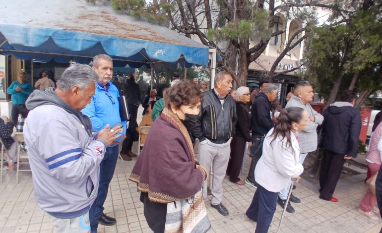 Exigen pensionados del ISSSTE pagos de sentencias incumplidas