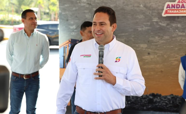 Entrega Javier Díaz agilización vial en Valdés Sánchez y Colosio
