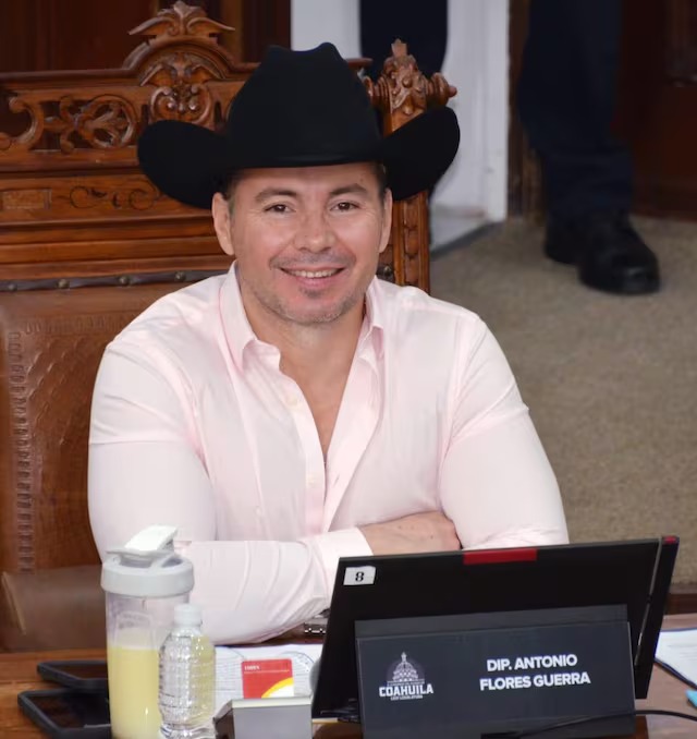 Diputado Antonio Flores, oportunista e incongruente
