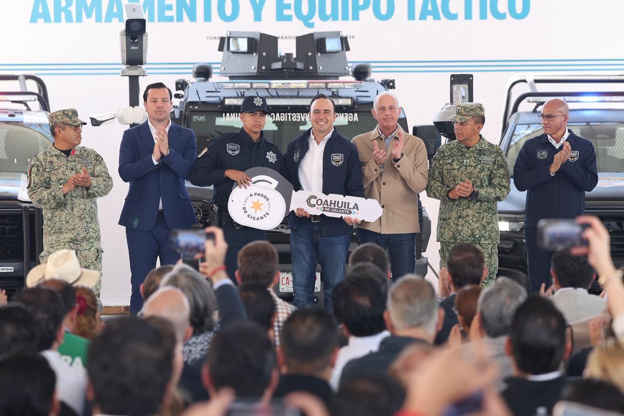Entregamos 160 patrullas, cientos de armas y equipo táctico: Manolo