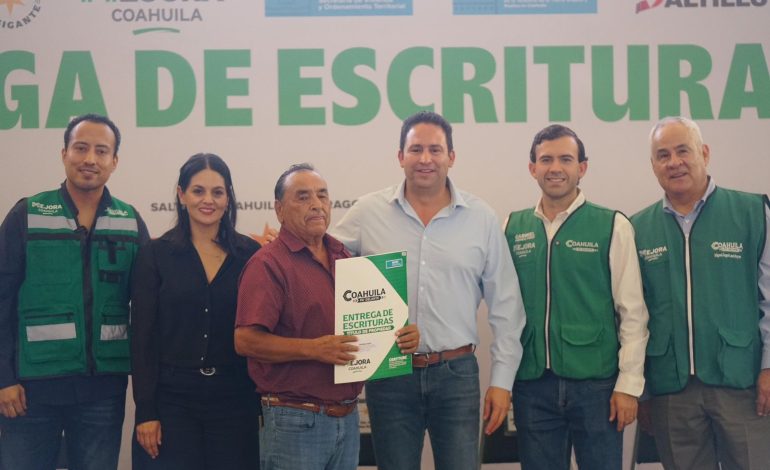 Más de 700 familias saltillenses ya cuentan con certeza jurídica sobre su patrimonio