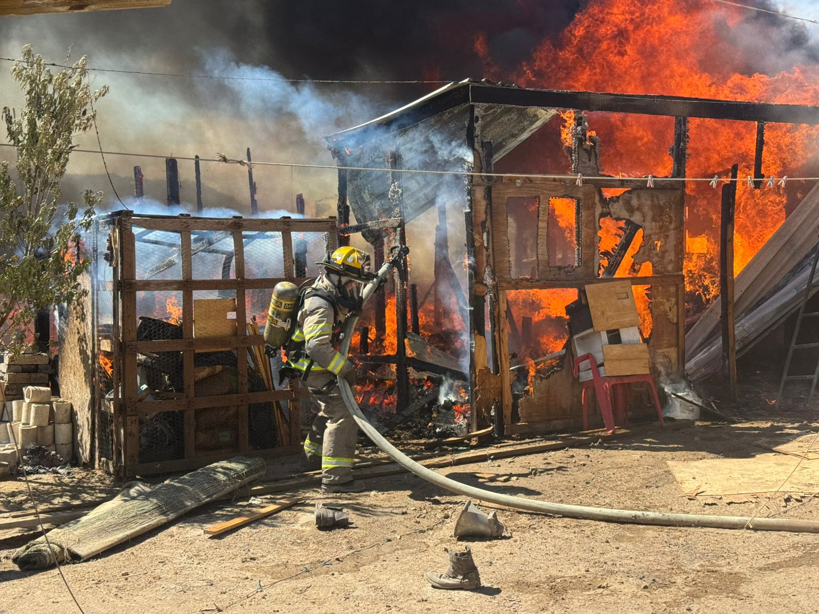 Consume incendio cuatro tejabanes en Ramos Arizpe
