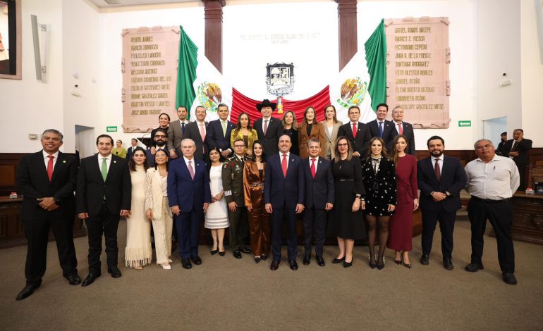 Entrega Gobernador Informe al Congreso 