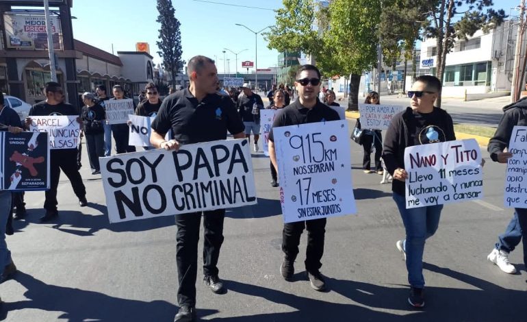 Realiza colectivo ‘Padres por la verdad’ primera caminata en Saltillo