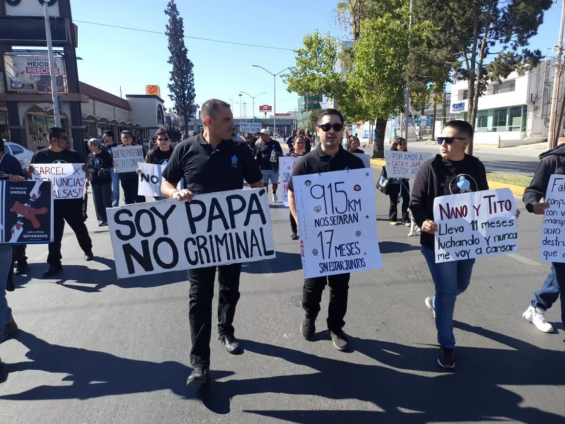 Realiza colectivo ‘Padres por la verdad’ primera caminata en Saltillo