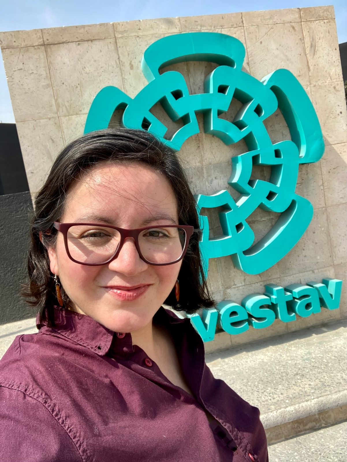 Escribe cuento infantil que introduce a niñas y niños al mundo subterráneo