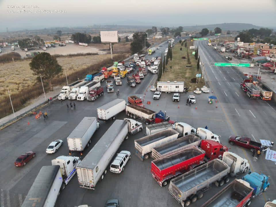 Protestan transportistas por inseguridad y extorsión en el país
