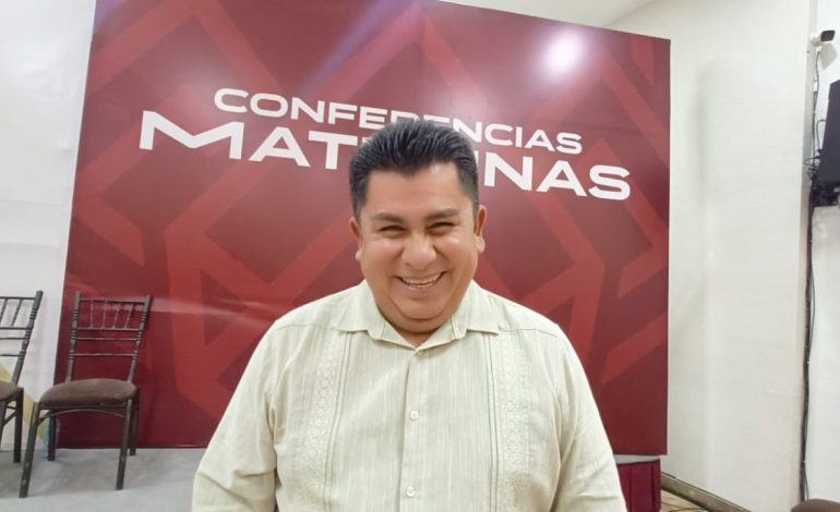 Menera derrota a Jacobo; se queda en Simas