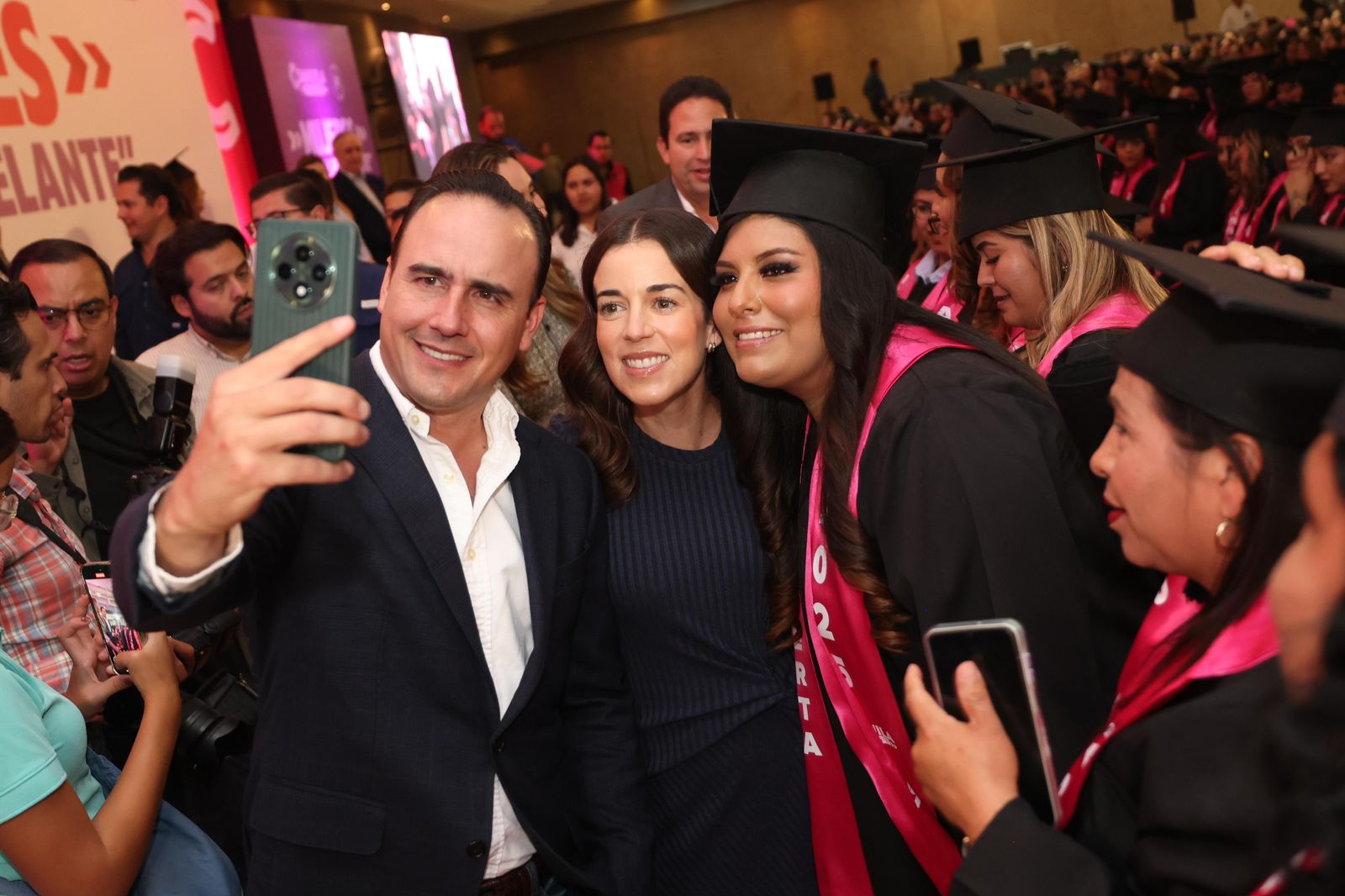 En Coahuila seguimos trabajando para tener mujeres empoderadas, seguras y felices: Manolo