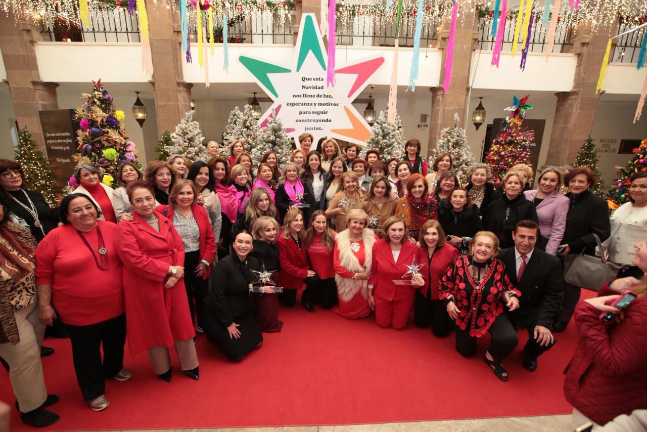 Invitan Manolo y Paola a disfrutar la magia de la navidad en Palacio de Gobierno