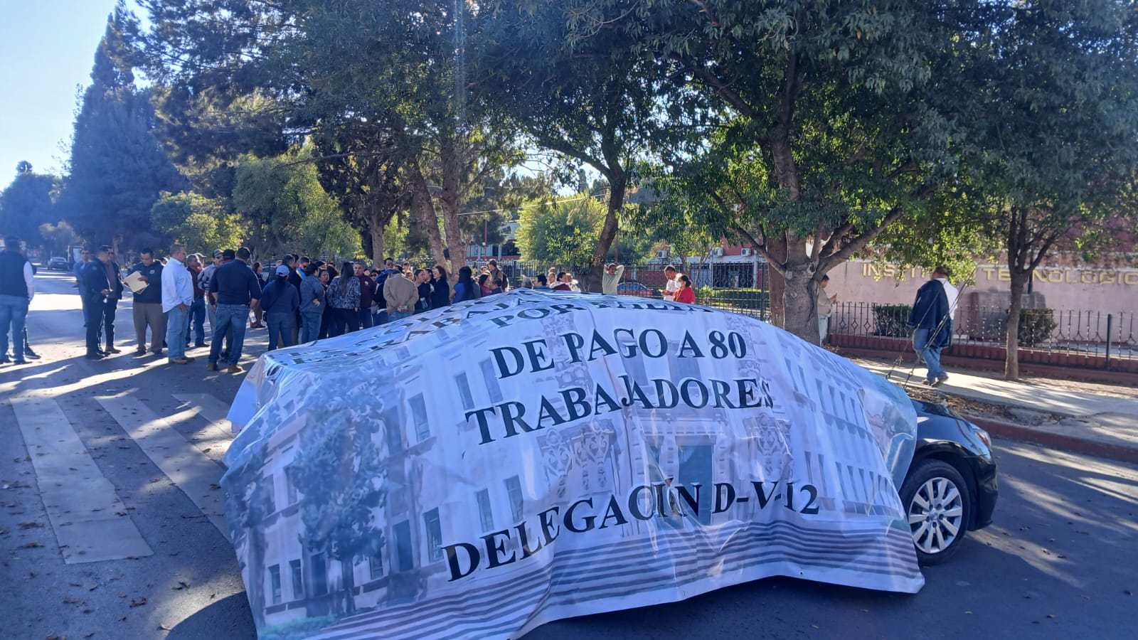 Paran trabajadores del ITS por adeudos